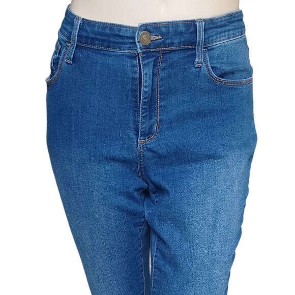 8139....Women's AVA VIV Skinny Jeans Size 14W, W32" 10"Inseam  27"Rise - Picture 1 of 6